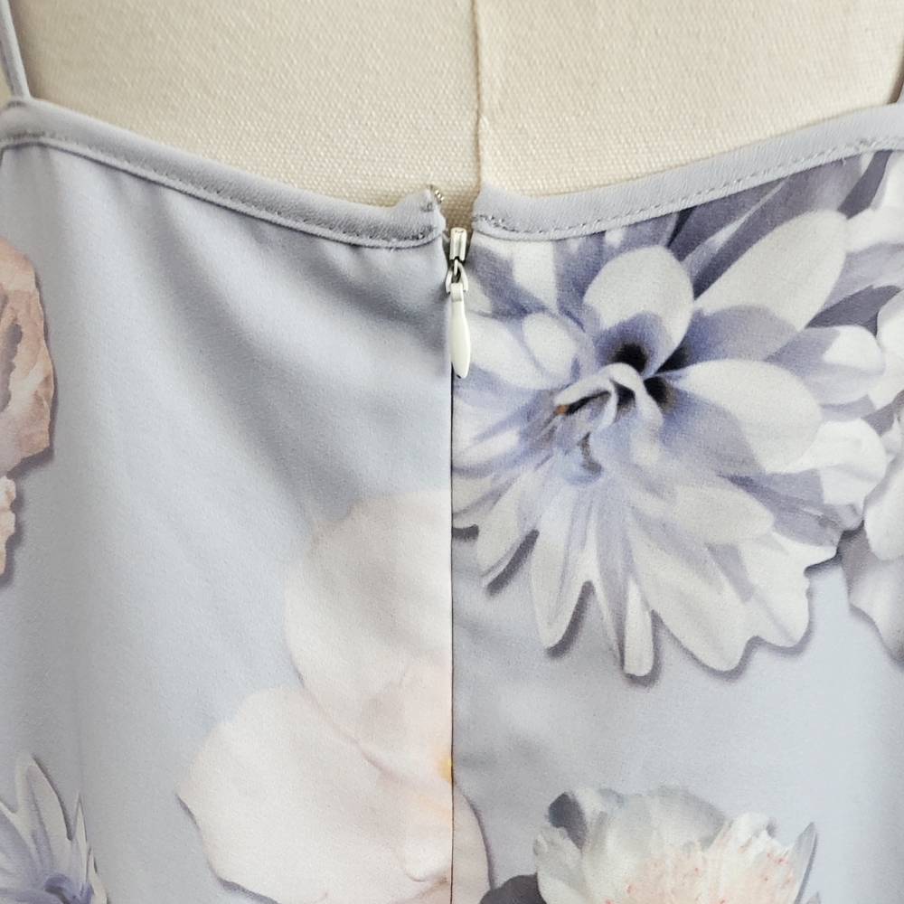FINDERS KEEPERS Check The Rhyme muted Gray Floral Maxi side slits & pockets - Picture 5 of 8